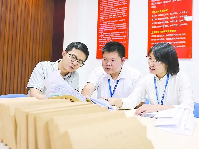 四川一体推进惩治腐败和整饬党风坚持系(图2)