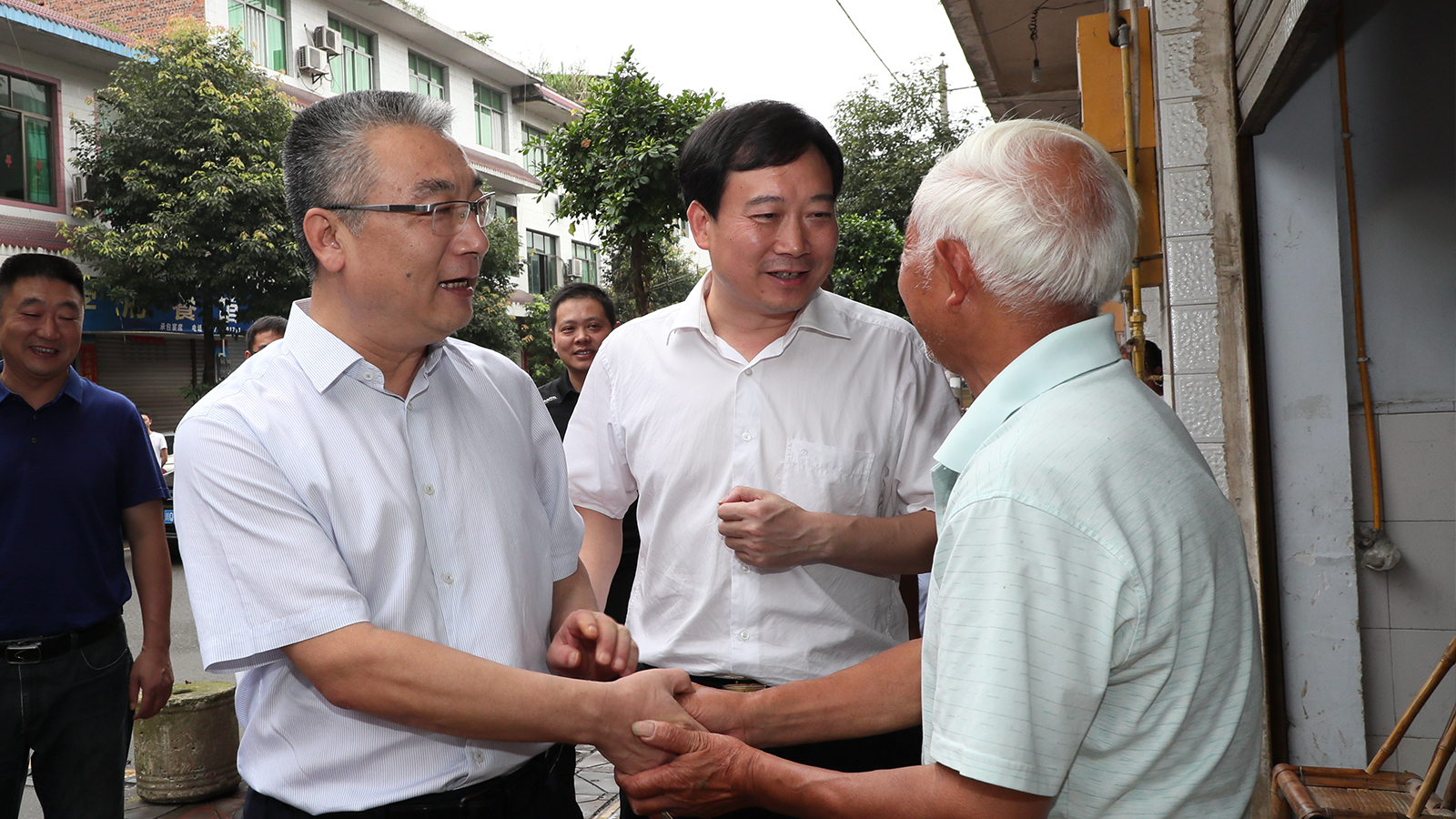王雁飞在宜宾调研时强调:为灾后恢复重建工作提供坚强纪律保障